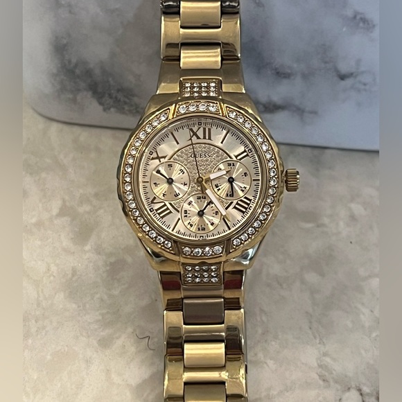 Guess gold wrist watch with stud detail - Unisex - Picture 5 of 6